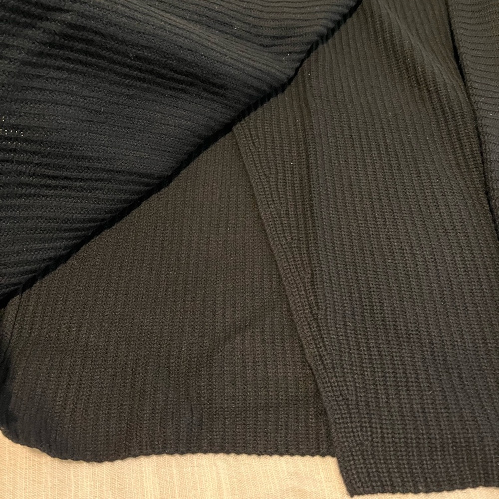 Athleta Azalea Sweater in black
Size medium  smoke free pet free home - Picture 3 of 8